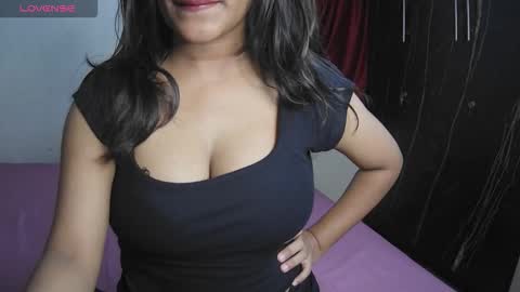 Snapshot of imlovelyrose chatting on 12.22.25 ROSE online show from 12.22.25