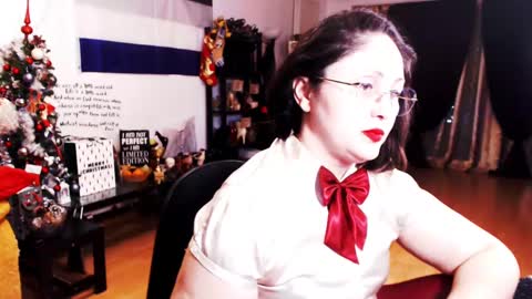 Snapshot of imperatrizasado chatting on 12.08.24 Empress online show from 12.08.24