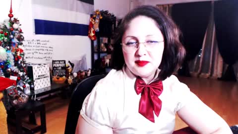 Snapshot of imperatrizasado chatting on 12.08.24 Empress online show from 12.08.24