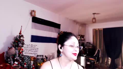 Snapshot of imperatrizasado chatting on 01.11.25 Empress online show from 01.11.25