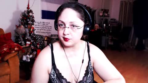 Snapshot of imperatrizasado chatting on 01.31.25 Empress online show from 01.31.25