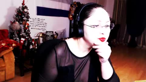 Snapshot of imperatrizasado chatting on 02.09.25 Empress online show from 02.09.25