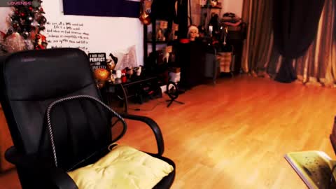 Snapshot of imperatrizasado chatting on 02.11.25 Empress online show from 02.11.25