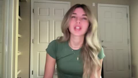 Snapshot of imrubyy chatting on 01.17.25 RUBYY 3 online show from 01.17.25