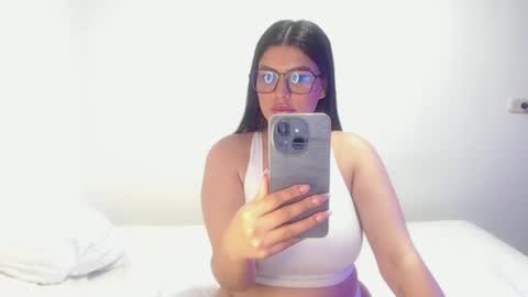 Snapshot of imsweetlips chatting on 10.27.25 imsweetlips online show from 10.27.25
