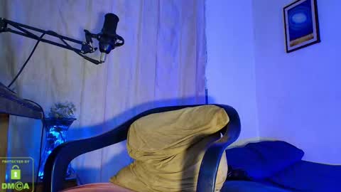 Snapshot of imyourg0d chatting on 09.11.25 Daniel thumb up me please its important Im new INDEPENDENT MODEL online show from 09.11.25