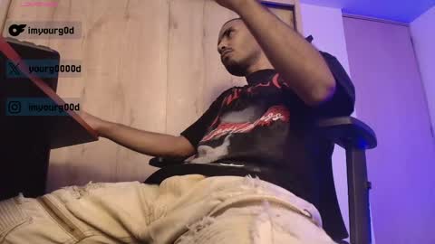Daniel   thumb up me please its important Im new INDEPENDENT MODEL online show from 05.02.26