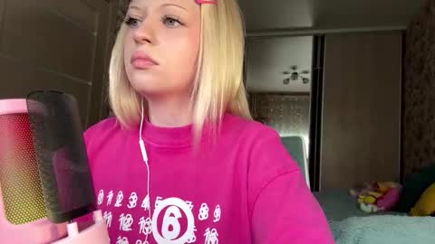 Snapshot of inamillsap chatting on 03.07.26 Lola online show from 03.07.26