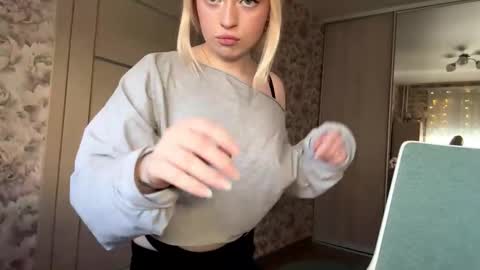 Snapshot of inamillsap chatting on 03.14.26 Lola online show from 03.14.26