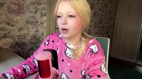 Snapshot of inamillsap chatting on 03.29.26 Lola online show from 03.29.26