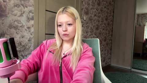 Snapshot of inamillsap chatting on 04.07.26 Lola online show from 04.07.26