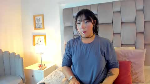 Snapshot of inara_ chatting on 03.26.26 inara_ online show from 03.26.26