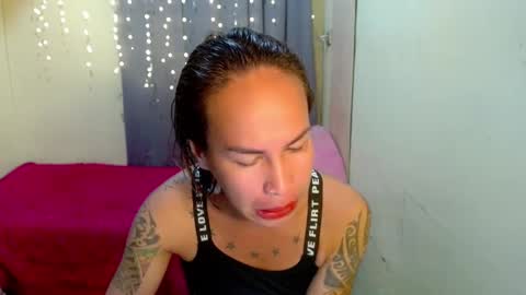 Snapshot of indaypakay_ts chatting on 01.27.25 Pakay online show from 01.27.25