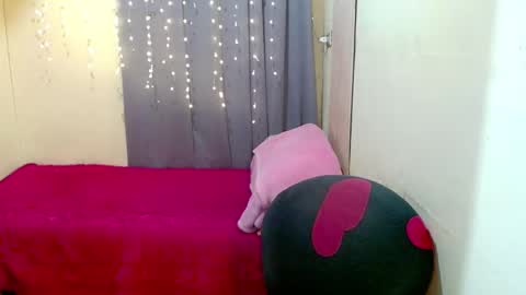 Snapshot of indaypakay_ts chatting on 01.27.25 Pakay online show from 01.27.25