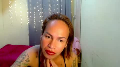 Snapshot of indaypakay_ts chatting on 02.04.25 Pakay online show from 02.04.25