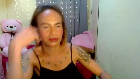 Snapshot of indaypakay_ts chatting on 02.15.25 Pakay online show from 02.15.25