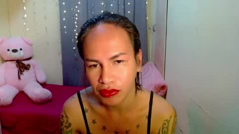 Snapshot of indaypakay_ts chatting on 02.24.25 Pakay online show from 02.24.25