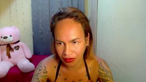 Snapshot of indaypakay_ts chatting on 03.04.25 Pakay online show from 03.04.25