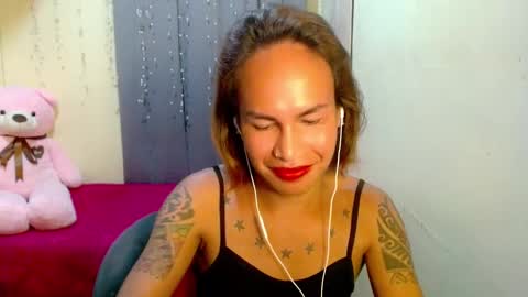 Snapshot of indaypakay_ts chatting on 03.12.25 Pakay online show from 03.12.25