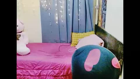 Snapshot of indaypakay_ts chatting on 10.24.25 Pakay online show from 10.24.25