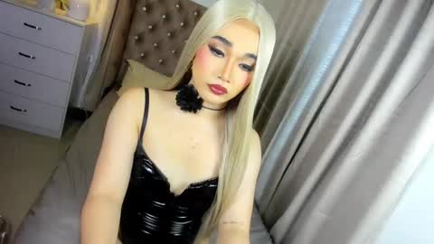 indestructabletrixie online show from 12.27.24