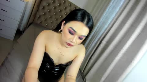 indestructabletrixie online show from 12.29.24