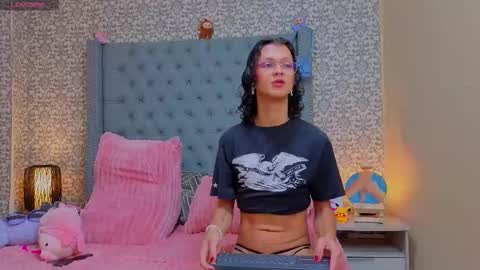 Snapshot of indi_rave chatting on 01.18.26 INDI online show from 01.18.26