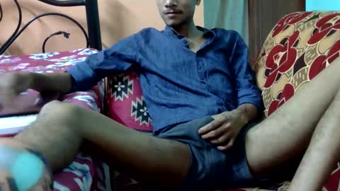Snapshot of indian_bengali_boy chatting on 10.25.25 Suman Leo online show from 10.25.25