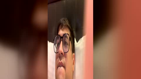 Snapshot of indian_uncut_dick chatting on 06.18.26 Nash online show from 06.18.26