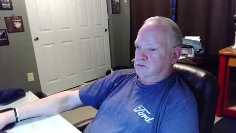 Snapshot of indianapapa chatting on 11.17.25 Papa online show from 11.17.25