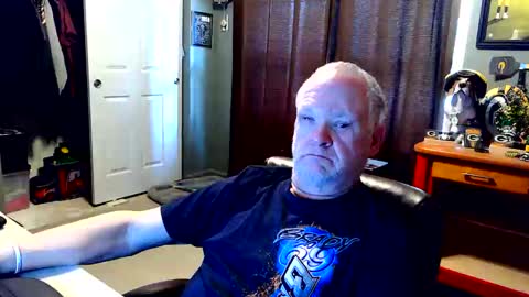 Snapshot of indianapapa chatting on 11.24.25 Papa online show from 11.24.25
