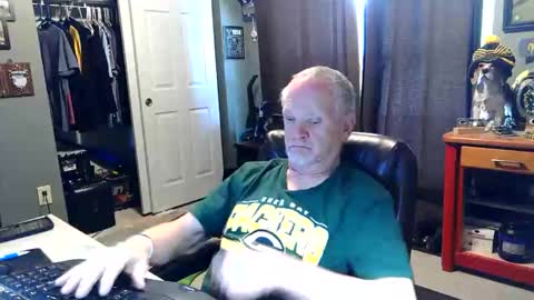 Snapshot of indianapapa chatting on 05.15.26 Papa online show from 05.15.26