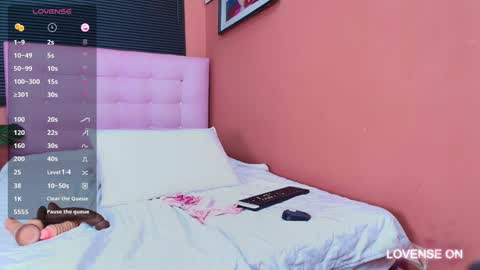 LITTLE AINHOA  online show from 12.22.24