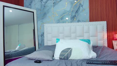 LITTLE AINHOA  online show from 01.27.25