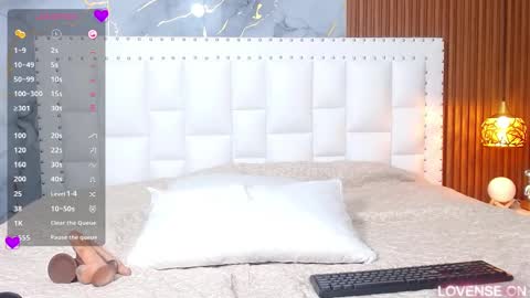 LITTLE AINHOA  online show from 03.10.25