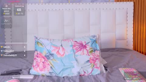 LITTLE AINHOA  online show from 10.06.25