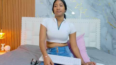 LITTLE AINHOA  online show from 02.24.26