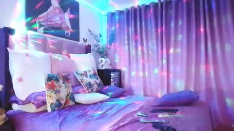 Snapshot of indiandelia chatting on 02.12.25 indiandelia online show from 02.12.25