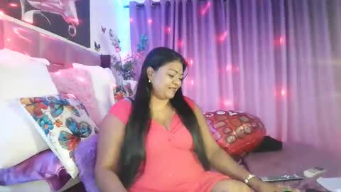 Snapshot of indiandelia chatting on 02.13.25 indiandelia online show from 02.13.25