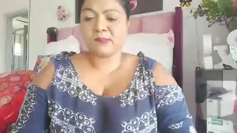 Snapshot of indiandelia chatting on 02.22.25 indiandelia online show from 02.22.25