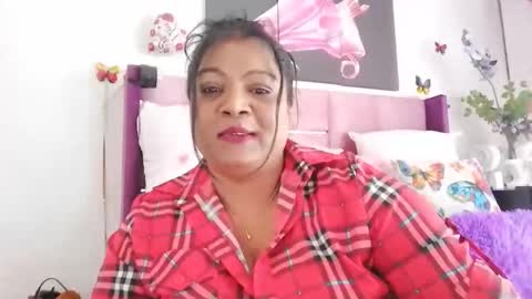 Snapshot of indiandelia chatting on 02.27.25 indiandelia online show from 02.27.25