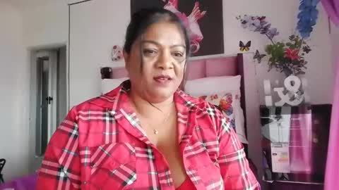 Snapshot of indiandelia chatting on 02.27.25 indiandelia online show from 02.27.25