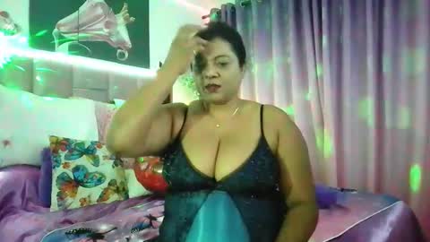 Snapshot of indiandelia chatting on 03.06.25 indiandelia online show from 03.06.25