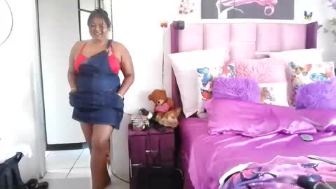 Snapshot of indiandelia chatting on 03.08.25 indiandelia online show from 03.08.25