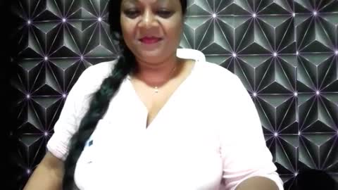 Snapshot of indiandelia chatting on 09.12.25 indiandelia online show from 09.12.25