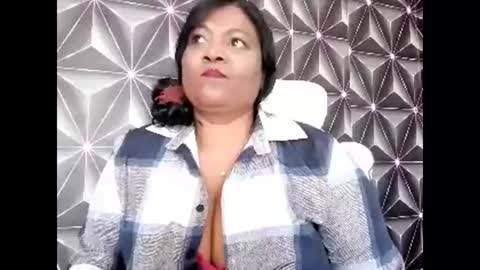 Snapshot of indiandelia chatting on 10.21.25 indiandelia online show from 10.21.25