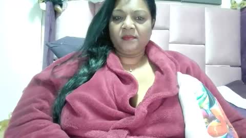 Snapshot of indiandelia chatting on 10.22.25 indiandelia online show from 10.22.25