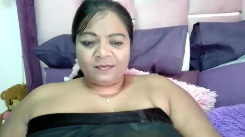 Snapshot of indiandelia chatting on 11.04.25 indiandelia online show from 11.04.25