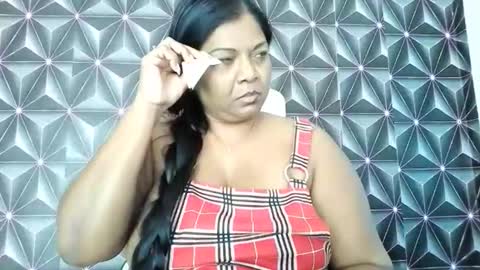 Snapshot of indiandelia chatting on 12.23.25 indiandelia online show from 12.23.25