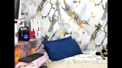 Lia online show from 04.28.26